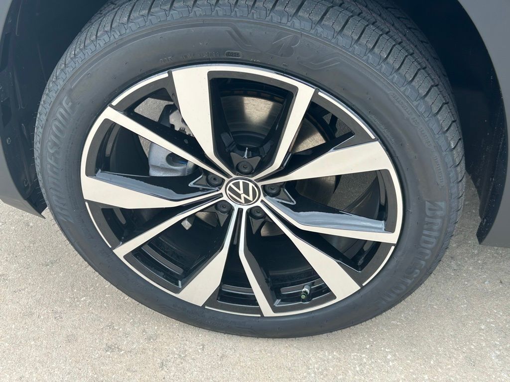 2025 Volkswagen Atlas 2.0T SEL Premium R-Line Tampa FL