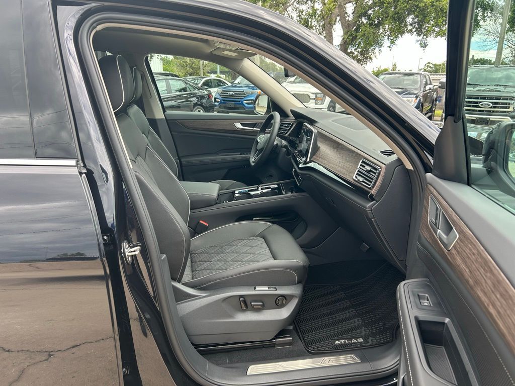 2025 Volkswagen Atlas 2.0T SEL Premium R-Line Tampa FL