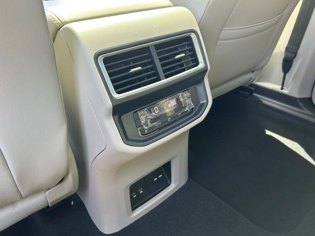 2025 Volkswagen Atlas 2.0T SEL Premium R-Line Tampa FL