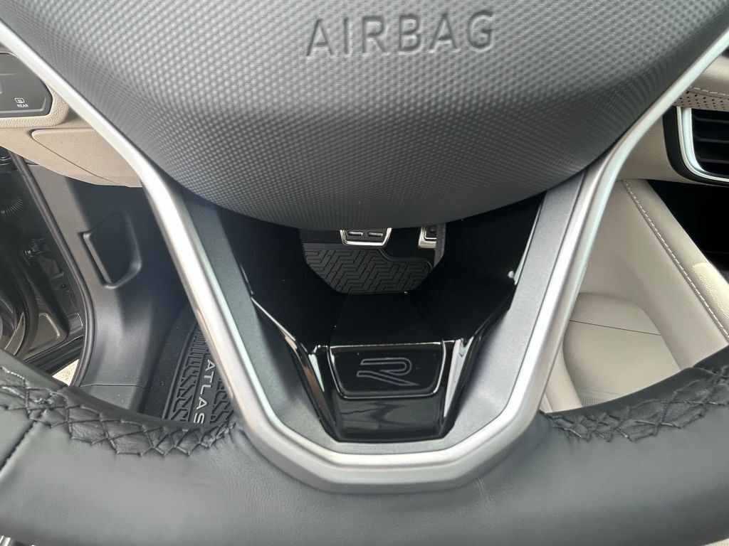 2025 Volkswagen Atlas 2.0T SEL Premium R-Line Tampa FL