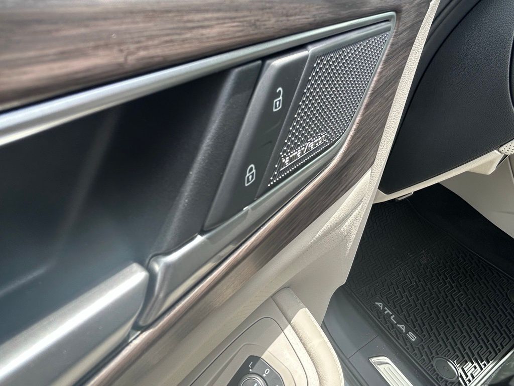 2025 Volkswagen Atlas 2.0T SEL Premium R-Line Tampa FL