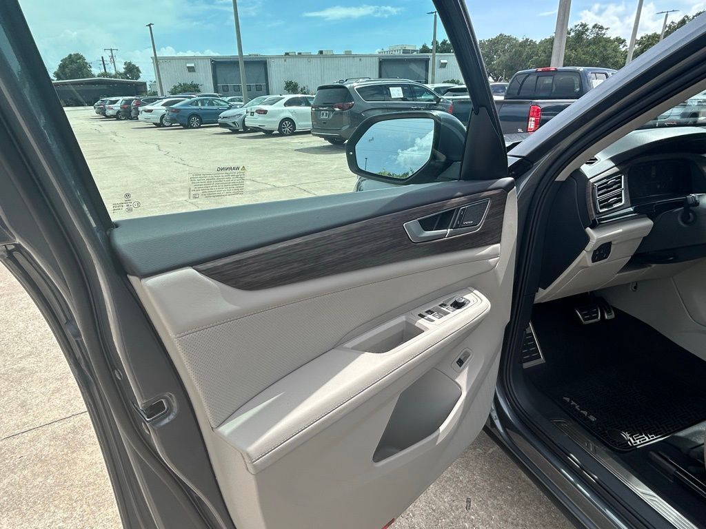 2025 Volkswagen Atlas 2.0T SEL Premium R-Line Tampa FL