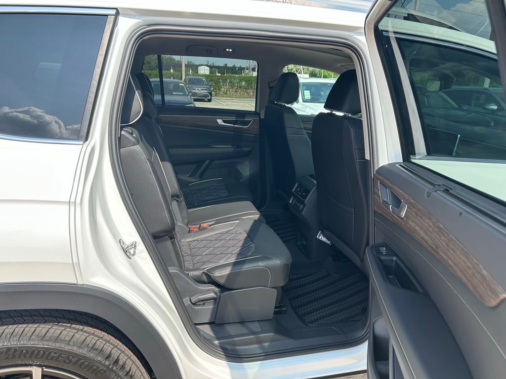 2025 Volkswagen Atlas 2.0T SEL Premium R-Line Tampa FL