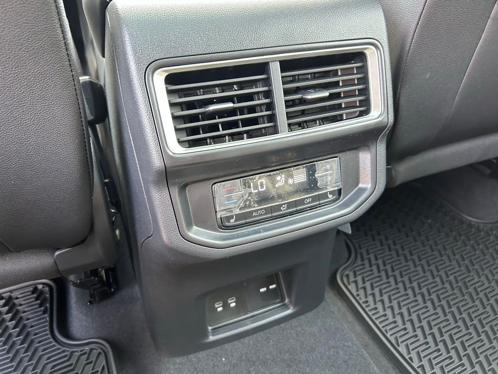 2025 Volkswagen Atlas 2.0T SEL Premium R-Line Tampa FL