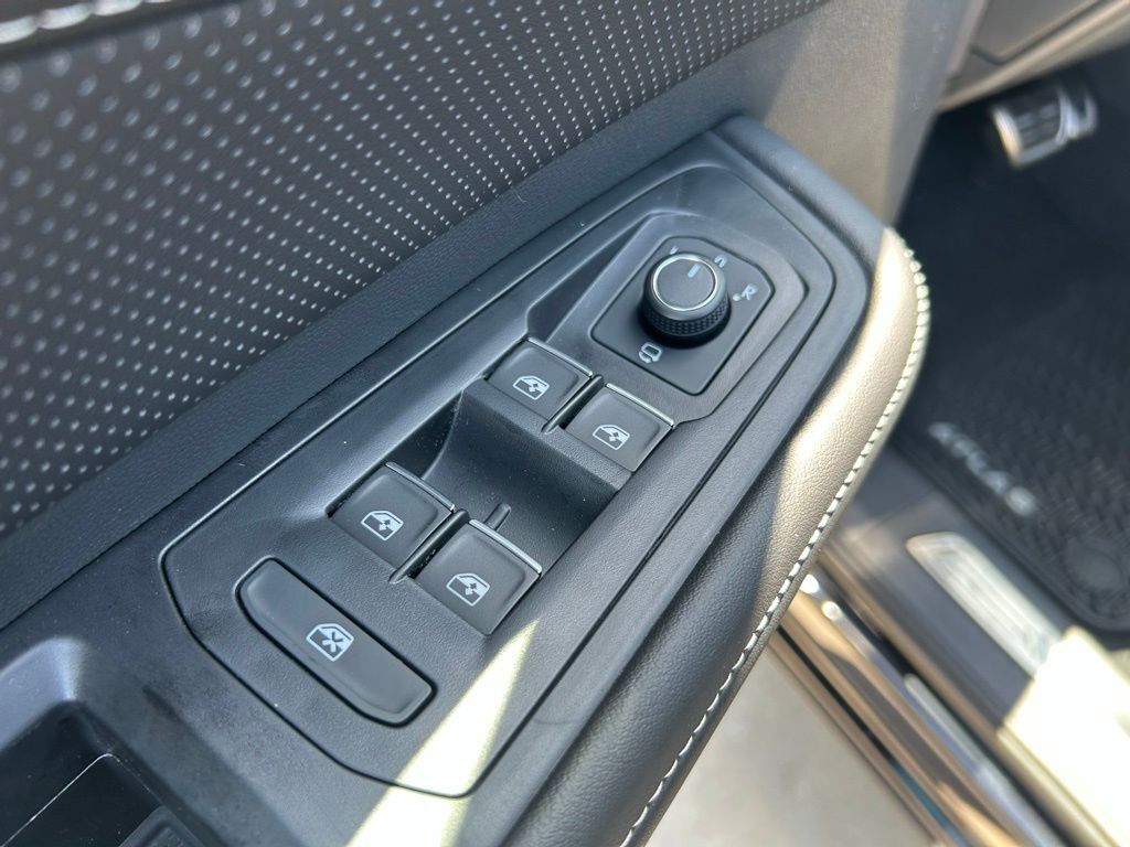 2025 Volkswagen Atlas 2.0T SEL Premium R-Line Tampa FL