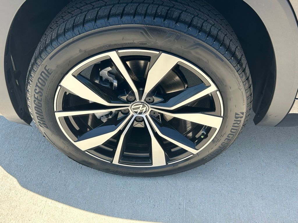 2025 Volkswagen Atlas 2.0T SEL Premium R-Line Tampa FL