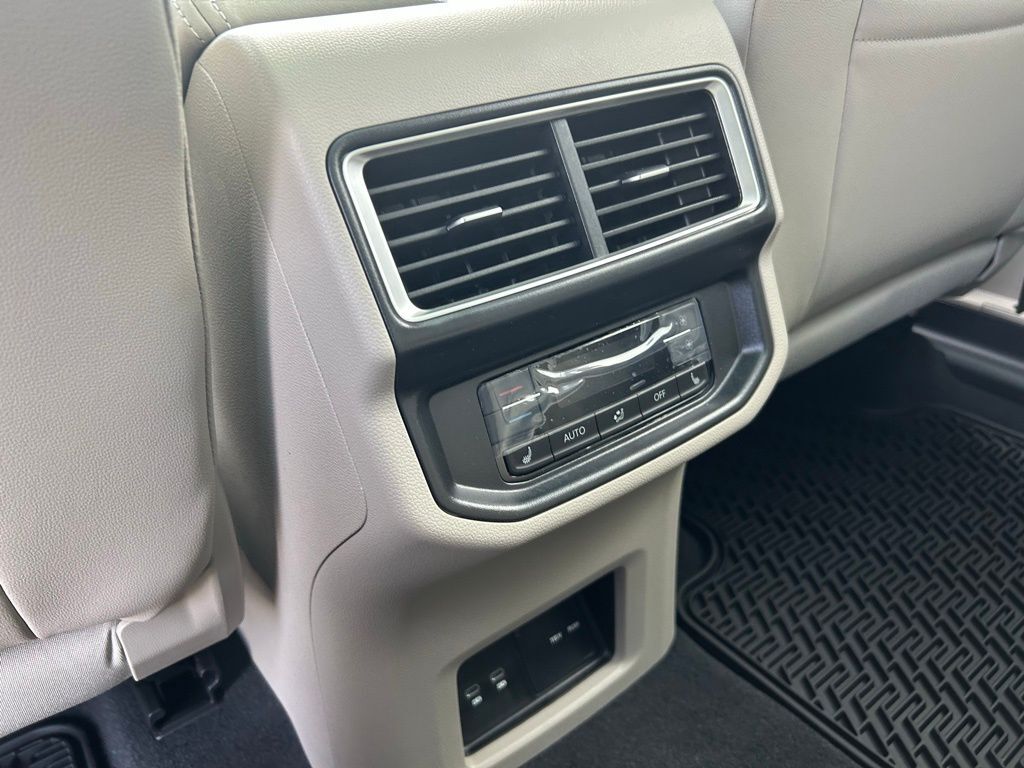 2025 Volkswagen Atlas 2.0T SEL Premium R-Line Tampa FL