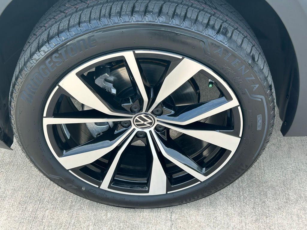 2025 Volkswagen Atlas 2.0T SEL Premium R-Line Tampa FL