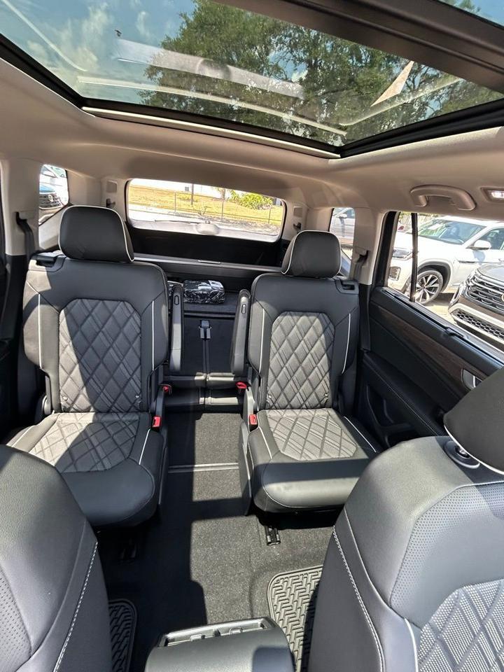2025 Volkswagen Atlas 2.0T SEL Premium R-Line Tampa FL
