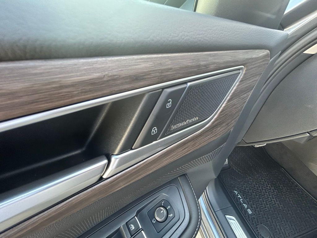 2025 Volkswagen Atlas 2.0T SEL Premium R-Line Tampa FL