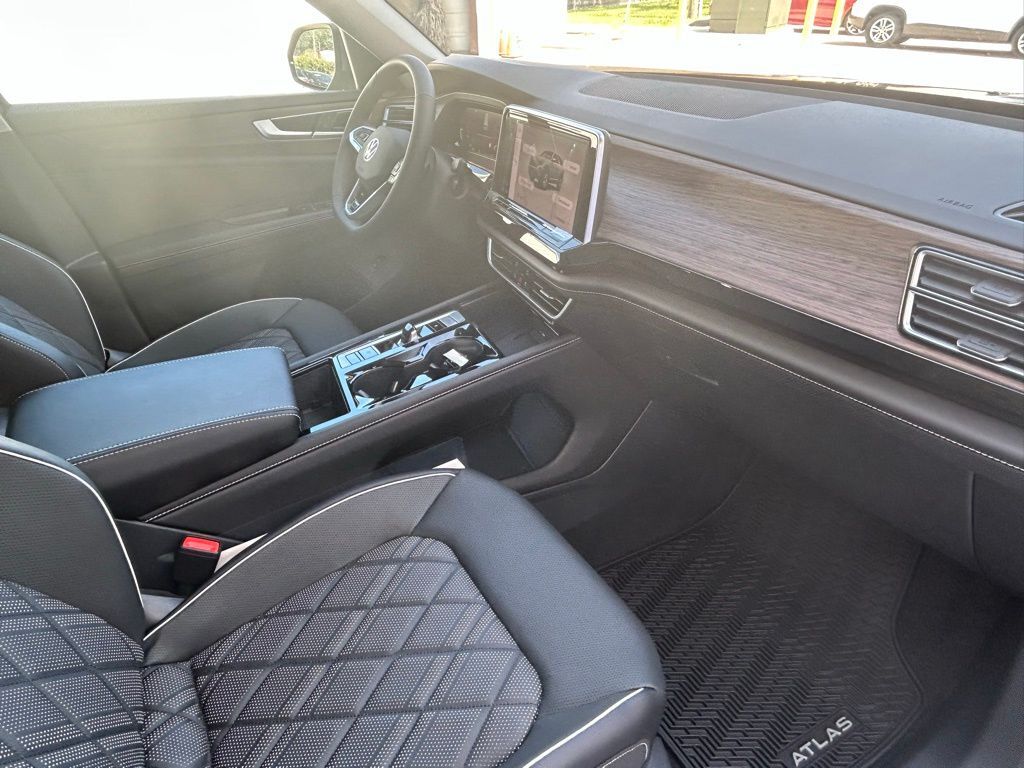 2025 Volkswagen Atlas 2.0T SEL Premium R-Line Tampa FL