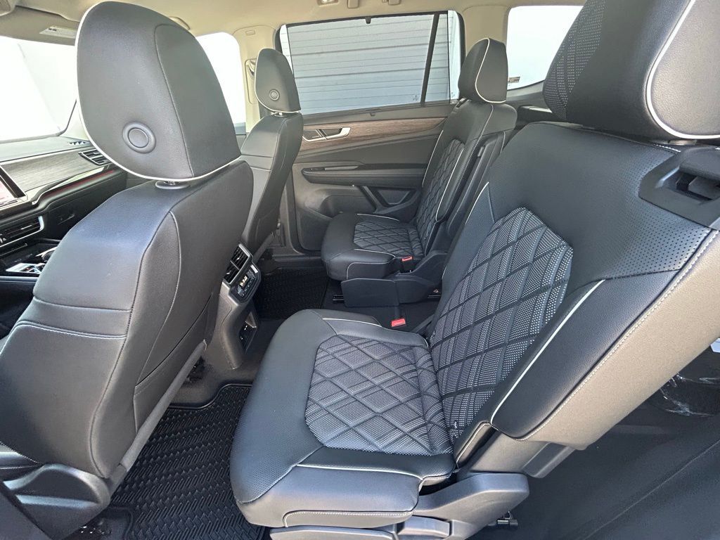 2025 Volkswagen Atlas 2.0T SEL Premium R-Line Tampa FL