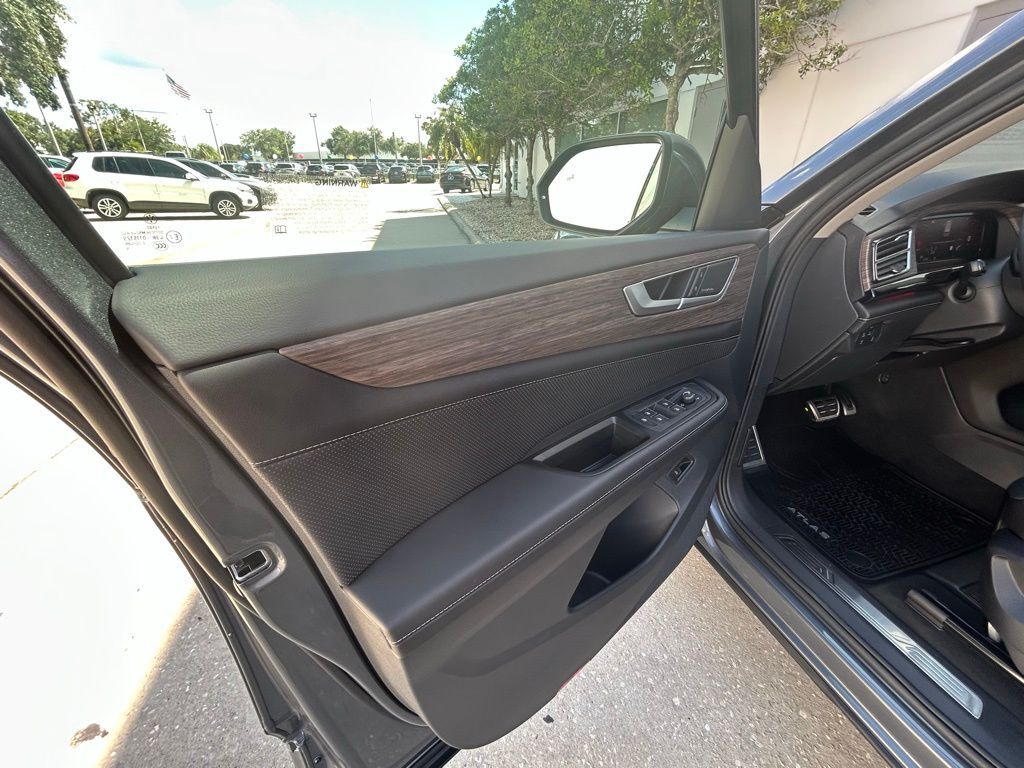 2025 Volkswagen Atlas 2.0T SEL Premium R-Line Tampa FL