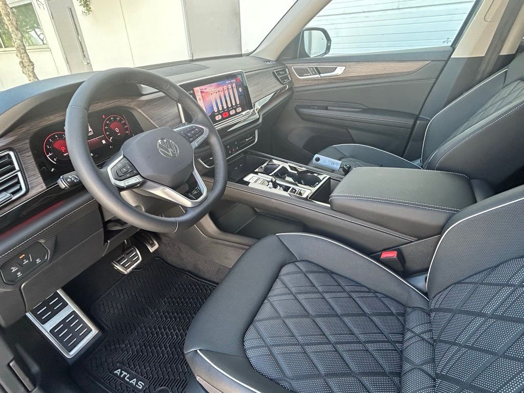 2025 Volkswagen Atlas 2.0T SEL Premium R-Line Tampa FL