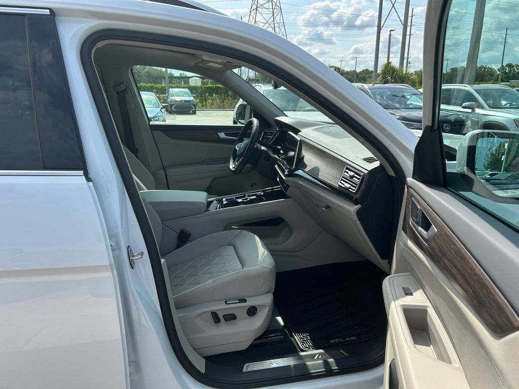 2025 Volkswagen Atlas 2.0T SEL Premium R-Line Tampa FL