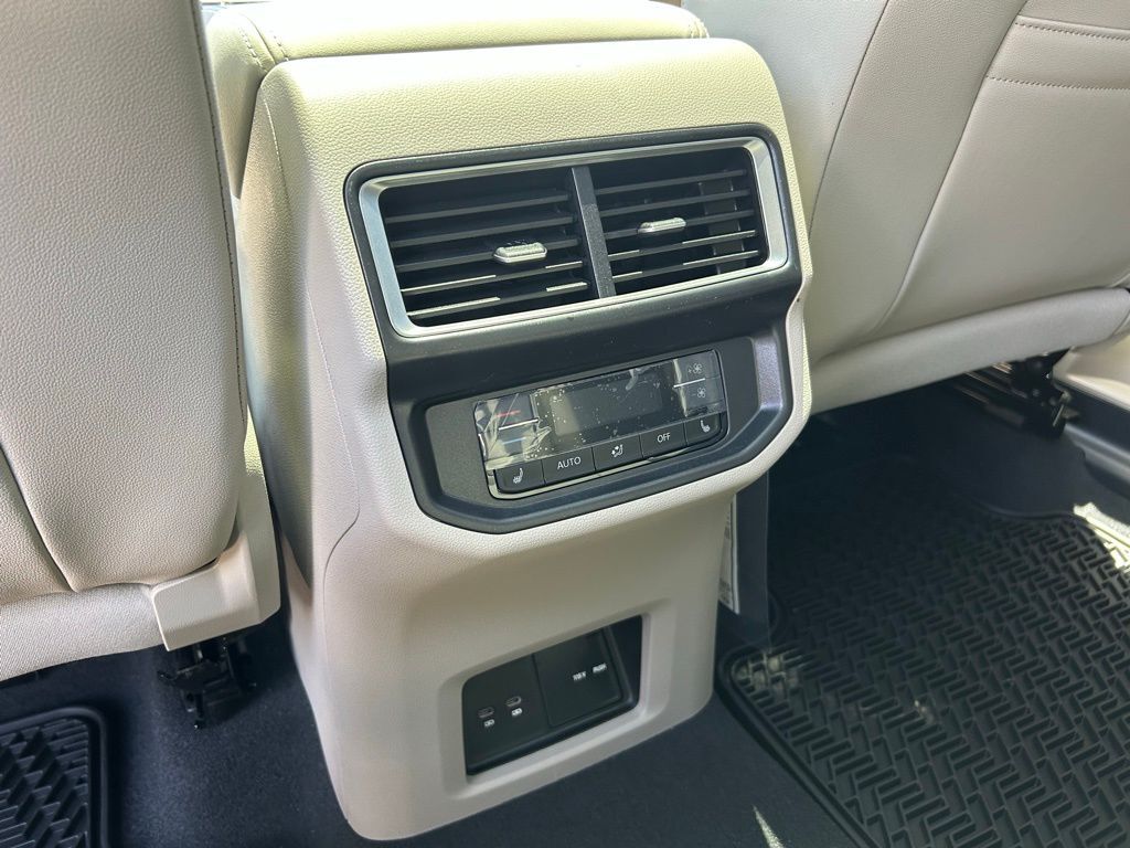 2025 Volkswagen Atlas 2.0T SEL Premium R-Line Tampa FL