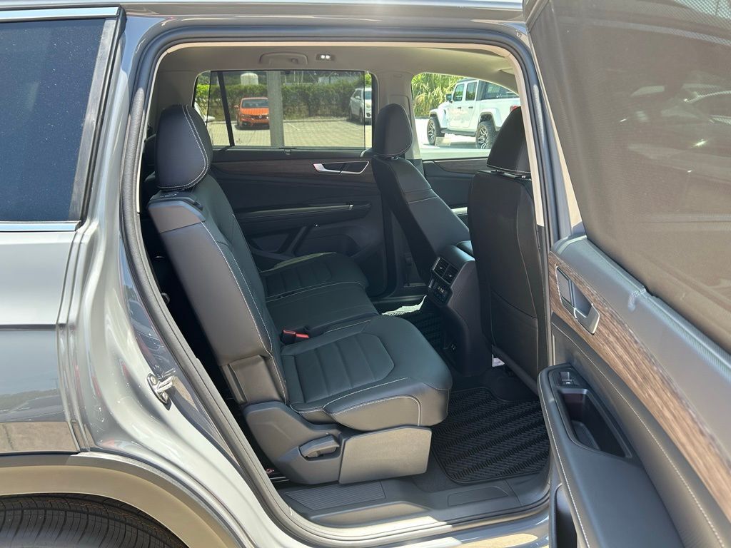 2025 Volkswagen Atlas 2.0T SEL Tampa FL
