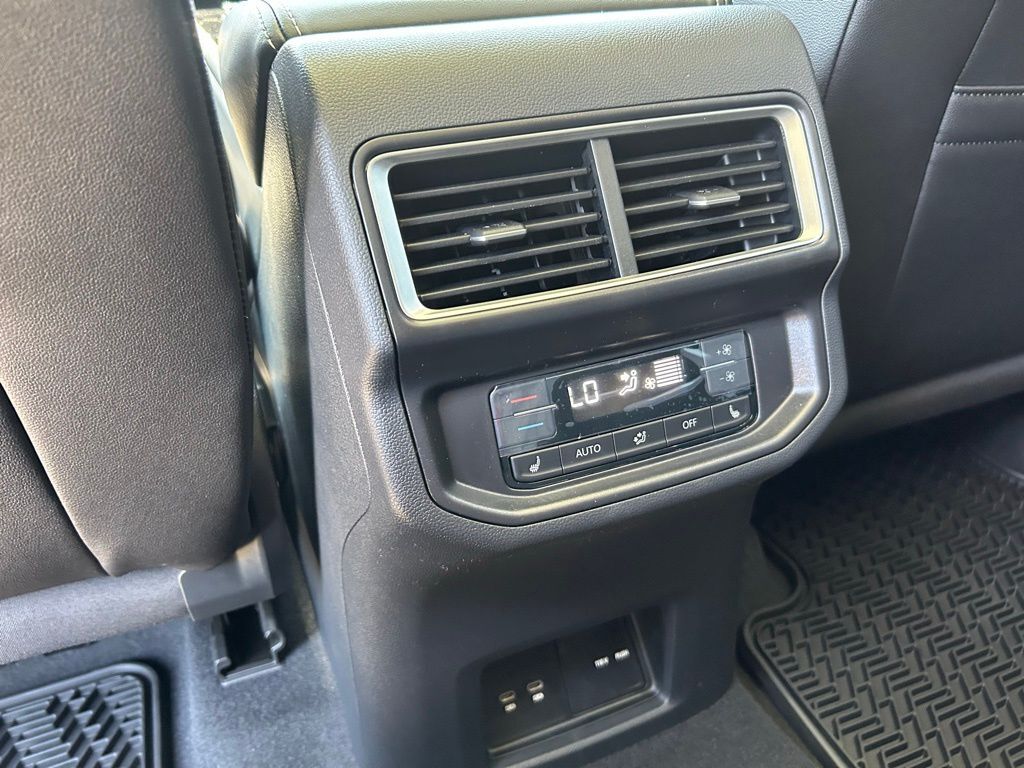 2025 Volkswagen Atlas 2.0T SEL Tampa FL