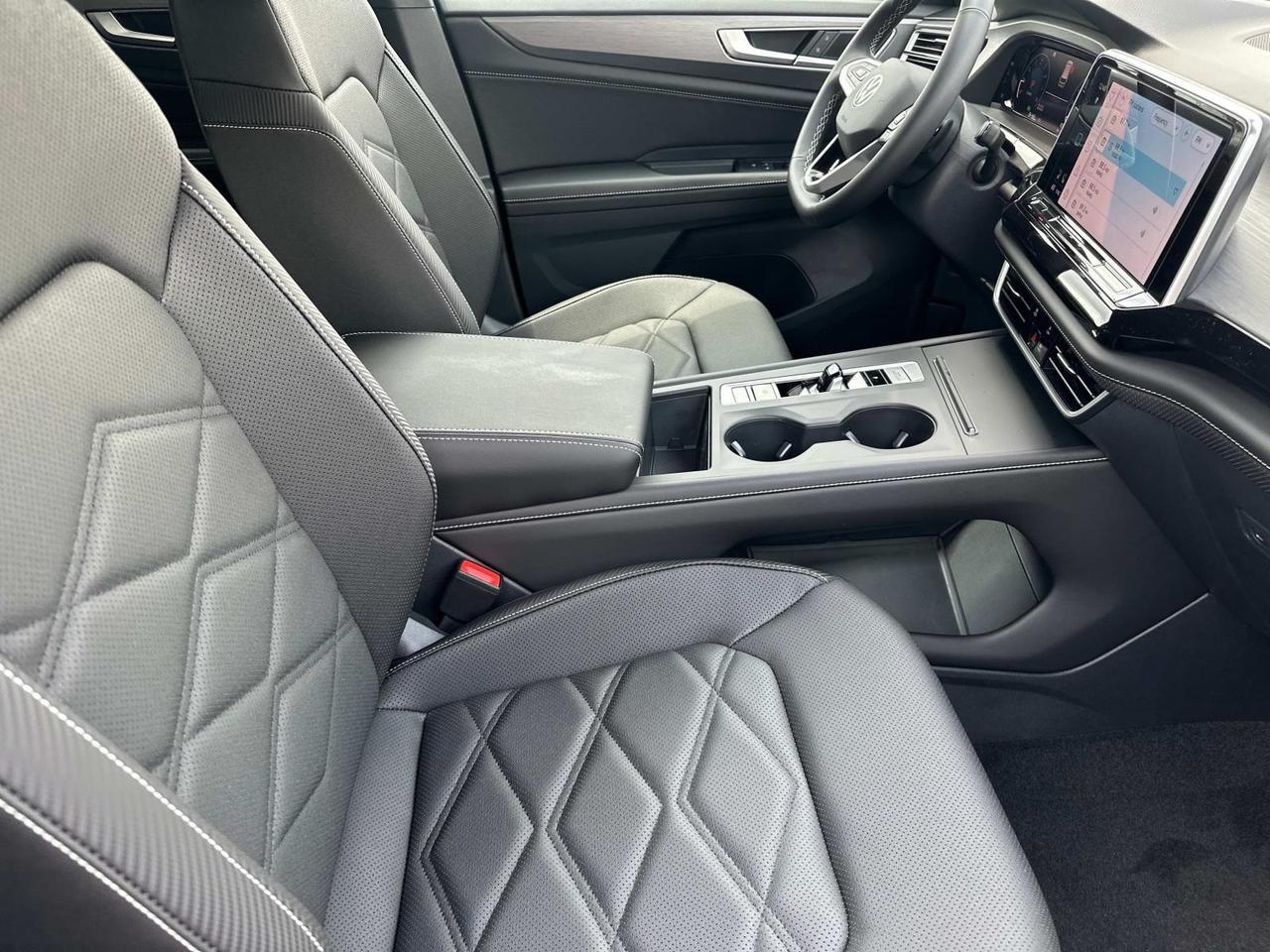 2025 Volkswagen Atlas Cross Sport 2.0T SE Woodbridge VA