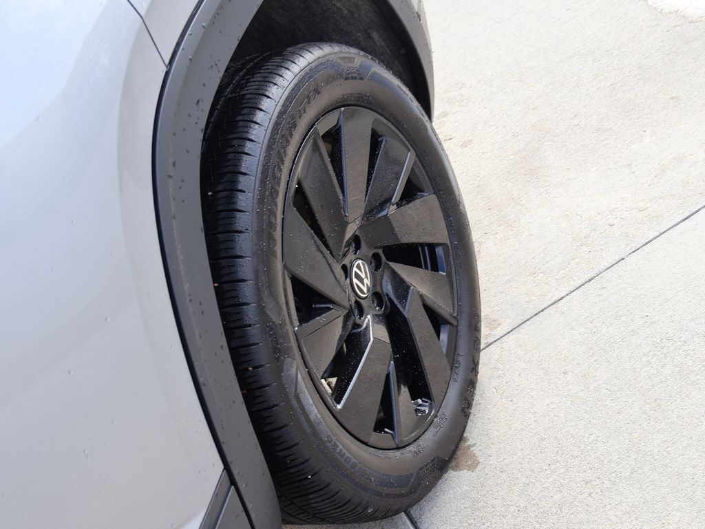 2025 Volkswagen Atlas Cross Sport 2.0T SE w/Technology San Clemente CA