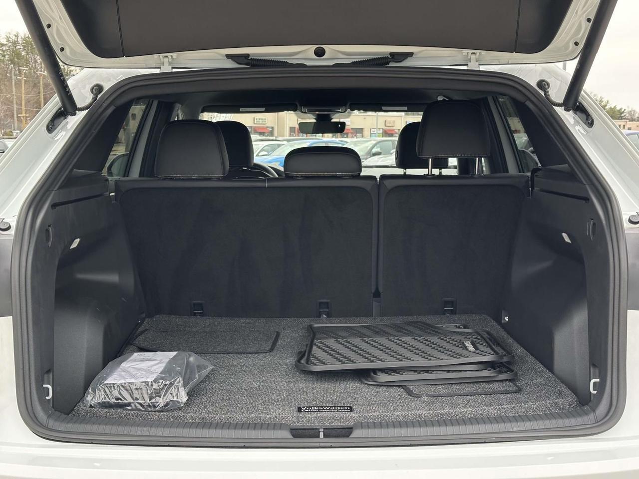 2025 Volkswagen Atlas Cross Sport 2.0T SE w/Technology Woodbridge VA