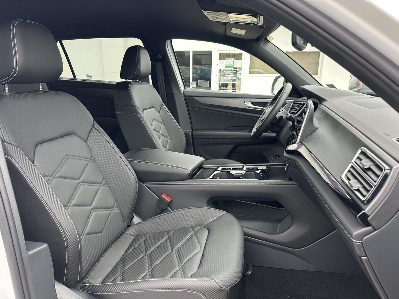 2025 Volkswagen Atlas Cross Sport 2.0T SE w/Technology Woodbridge VA