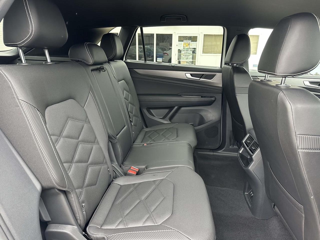 2025 Volkswagen Atlas Cross Sport 2.0T SE w/Technology Woodbridge VA