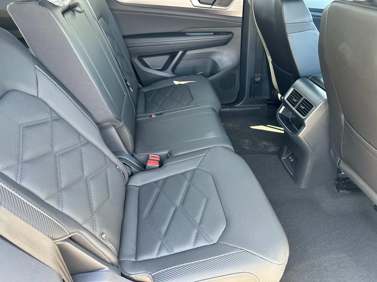 2025 Volkswagen Atlas Cross Sport 2.0T SE w/Technology Woodbridge VA