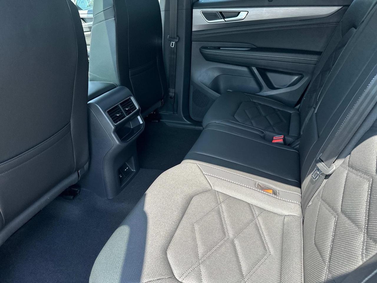 2025 Volkswagen Atlas Cross Sport 2.0T SE w/Technology Woodbridge VA