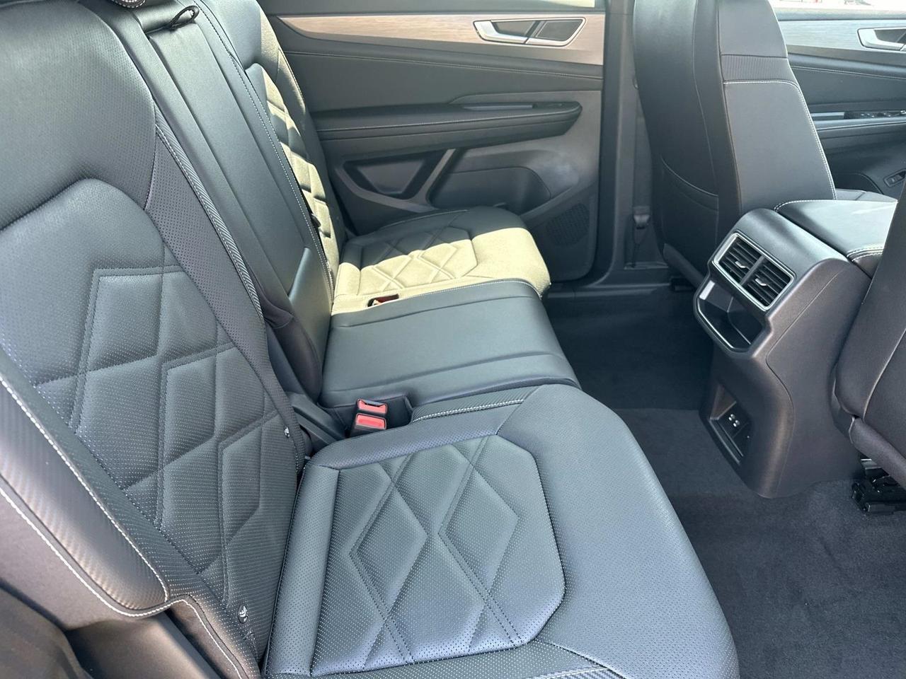 2025 Volkswagen Atlas Cross Sport 2.0T SE w/Technology Woodbridge VA