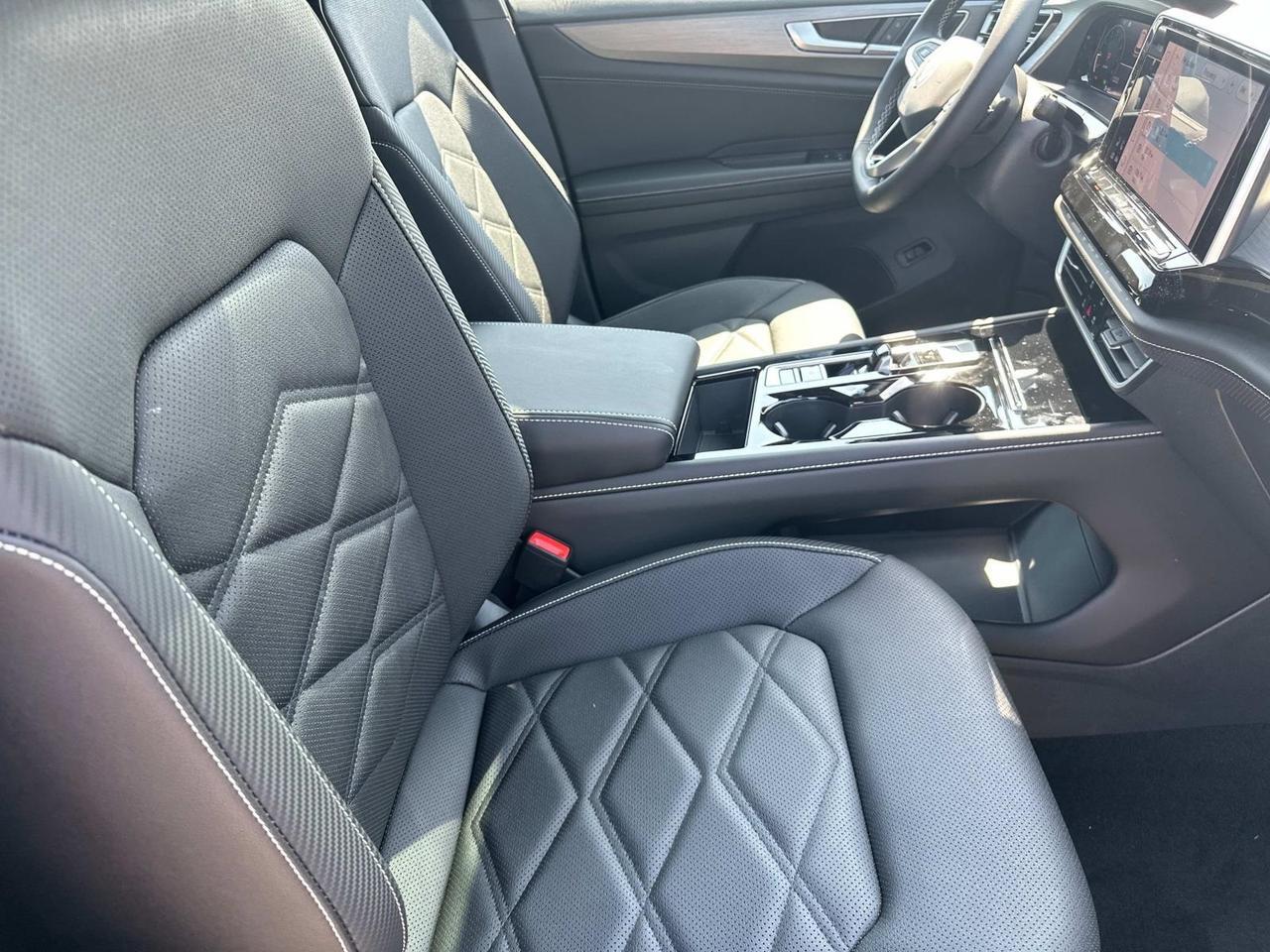 2025 Volkswagen Atlas Cross Sport 2.0T SE w/Technology Woodbridge VA