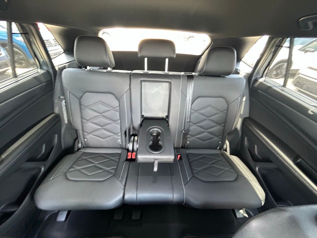 2025 Volkswagen Atlas Cross Sport 2.0T SE w/Technology Tampa FL