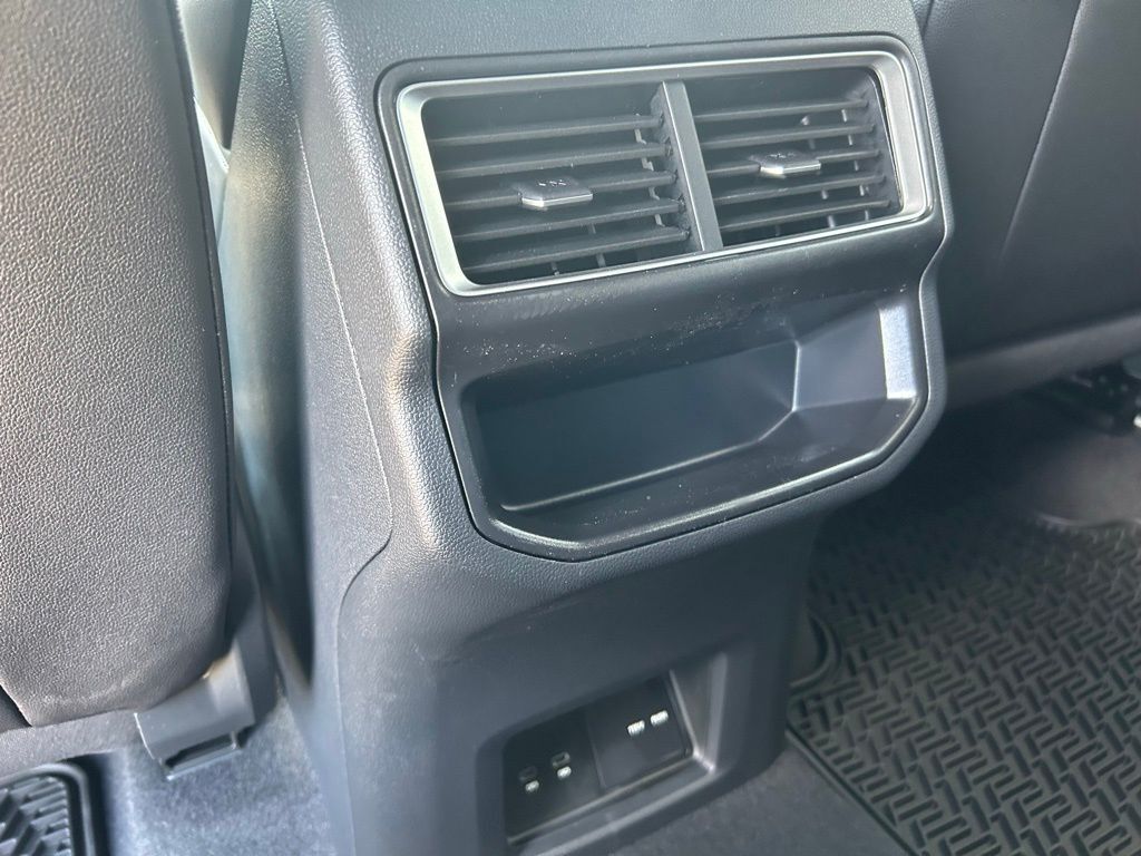 2025 Volkswagen Atlas Cross Sport 2.0T SE w/Technology Tampa FL
