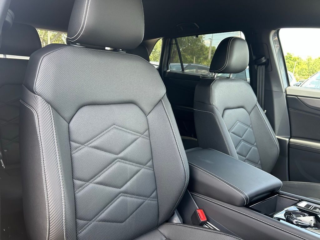 2025 Volkswagen Atlas Cross Sport 2.0T SE w/Technology Tampa FL