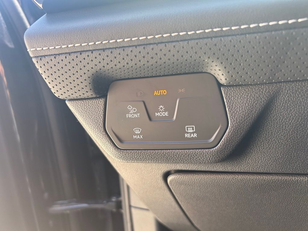 2025 Volkswagen Atlas Cross Sport 2.0T SE w/Technology Tampa FL