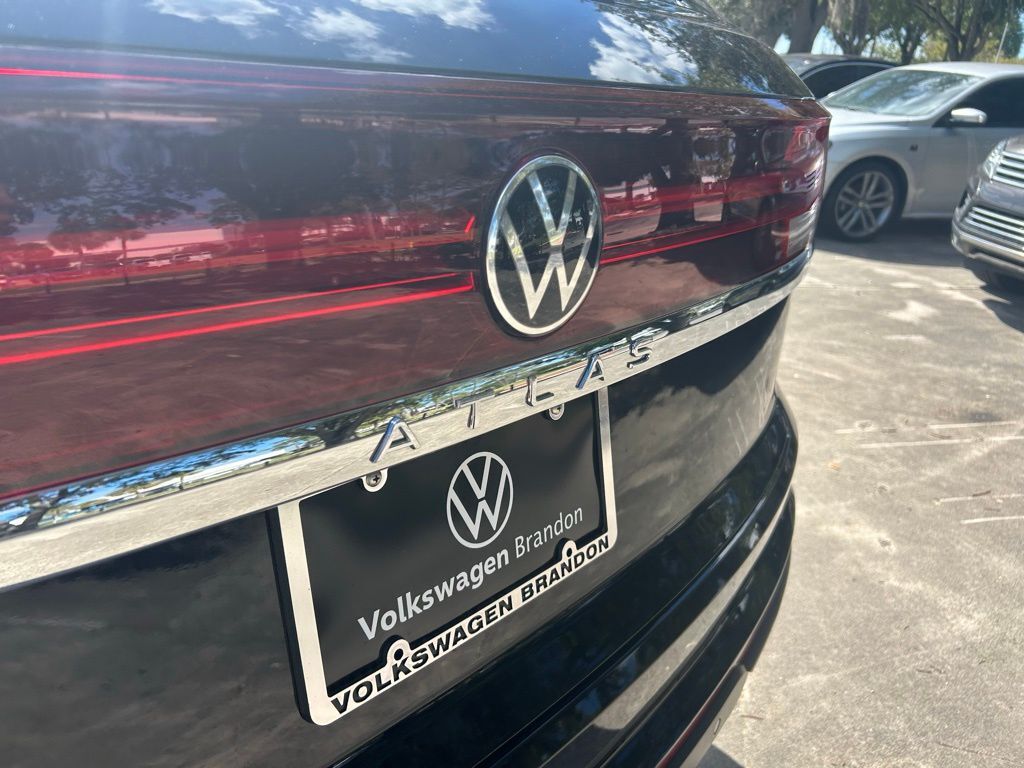 2025 Volkswagen Atlas Cross Sport 2.0T SE w/Technology Tampa FL