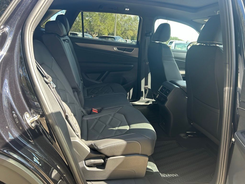 2025 Volkswagen Atlas Cross Sport 2.0T SE w/Technology Tampa FL