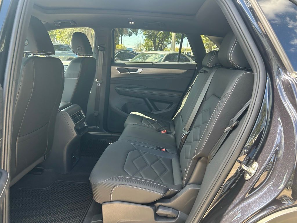 2025 Volkswagen Atlas Cross Sport 2.0T SE w/Technology Tampa FL