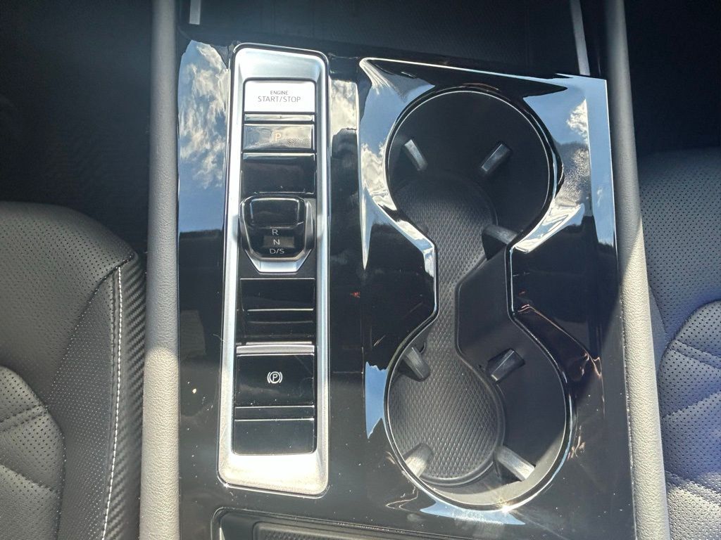 2025 Volkswagen Atlas Cross Sport 2.0T SE w/Technology Tampa FL