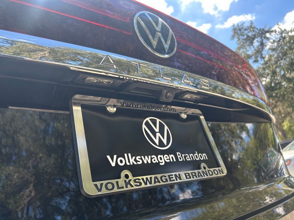 2025 Volkswagen Atlas Cross Sport 2.0T SE w/Technology Tampa FL