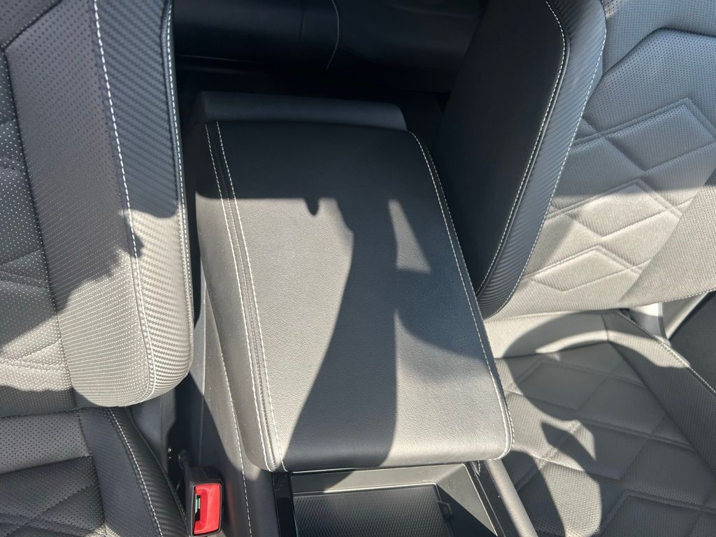 2025 Volkswagen Atlas Cross Sport 2.0T SE w/Technology Tampa FL