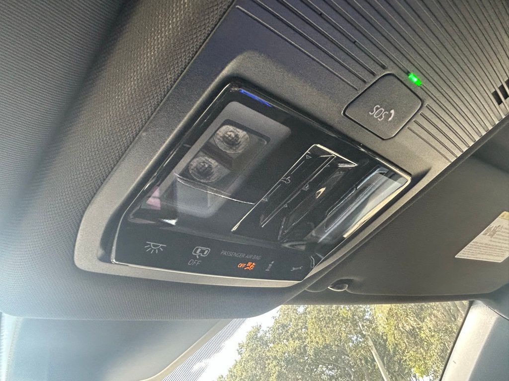 2025 Volkswagen Atlas Cross Sport 2.0T SE w/Technology Tampa FL