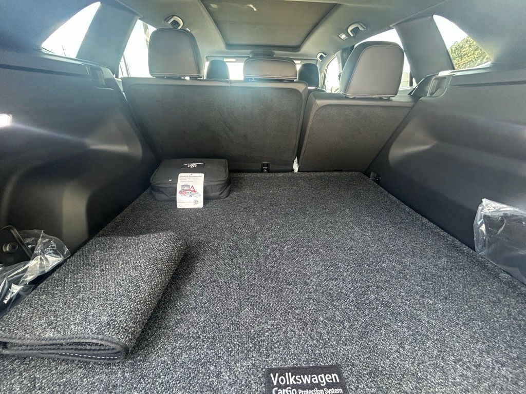 2025 Volkswagen Atlas Cross Sport 2.0T SE w/Technology Tampa FL