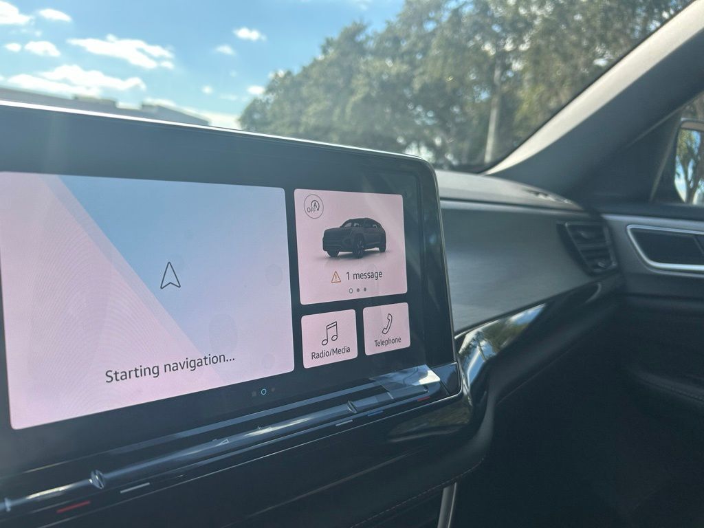 2025 Volkswagen Atlas Cross Sport 2.0T SE w/Technology Tampa FL