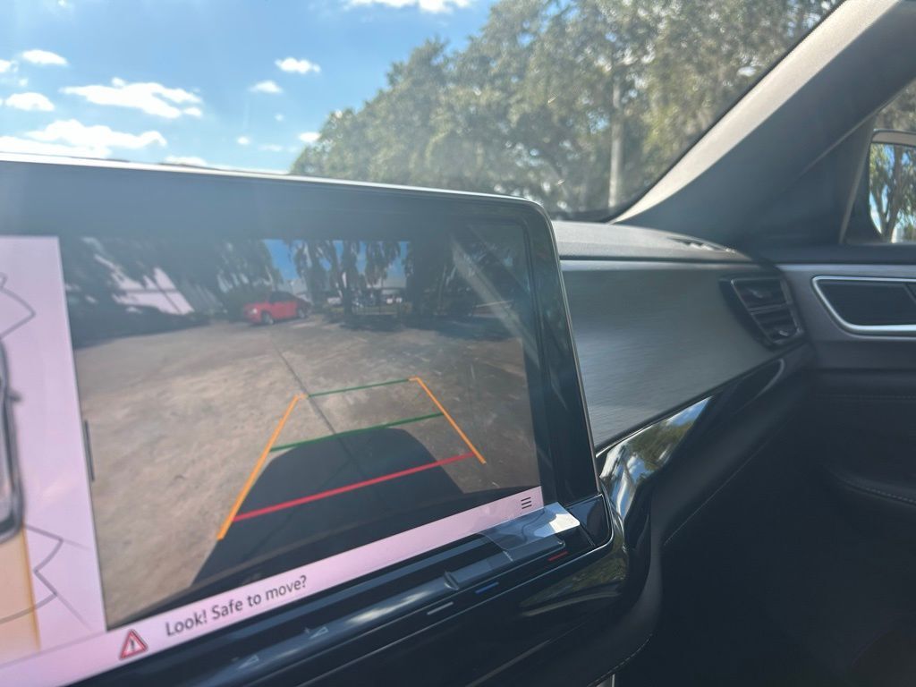 2025 Volkswagen Atlas Cross Sport 2.0T SE w/Technology Tampa FL