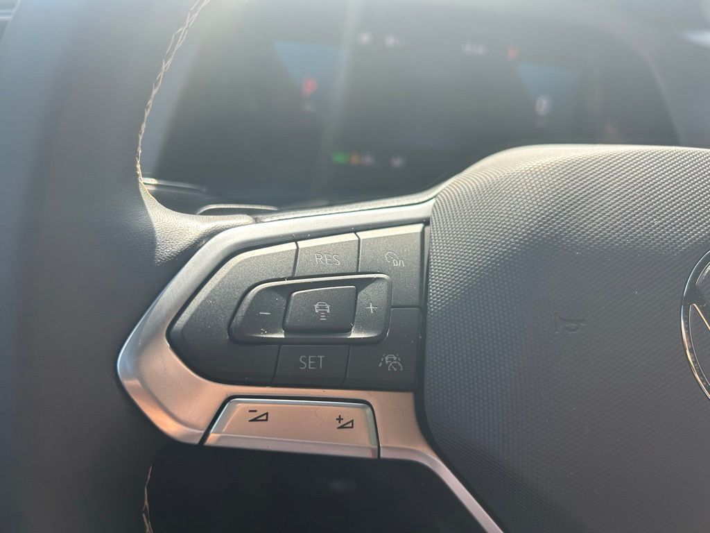 2025 Volkswagen Atlas Cross Sport 2.0T SE w/Technology Tampa FL