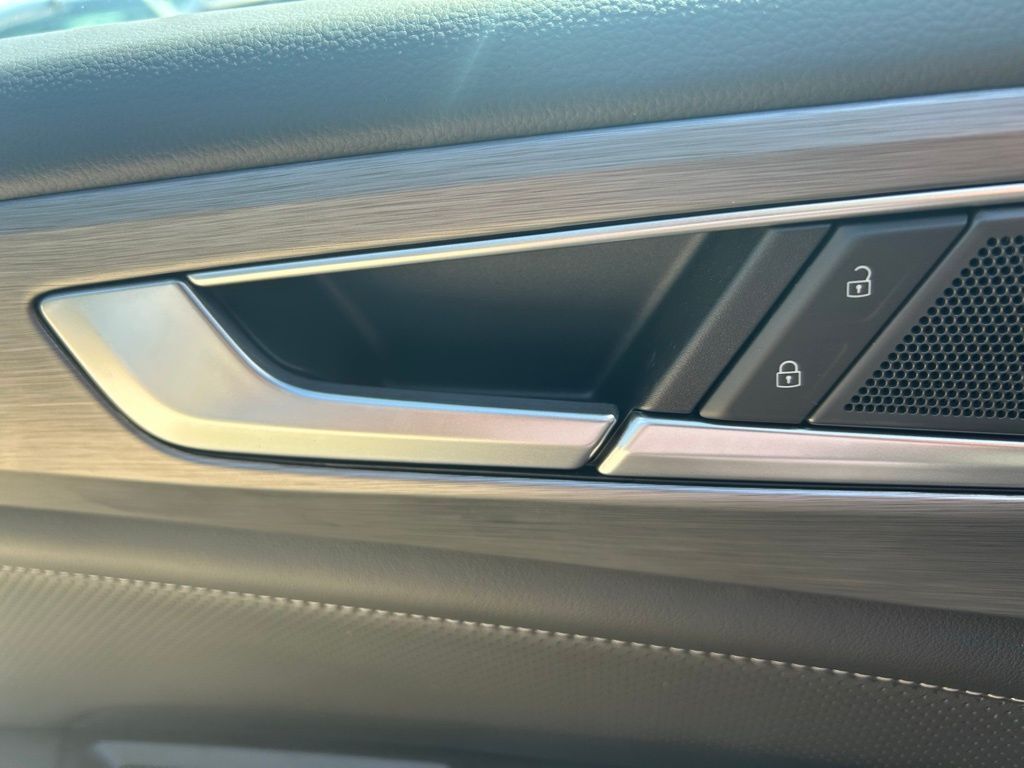 2025 Volkswagen Atlas Cross Sport 2.0T SE w/Technology Tampa FL