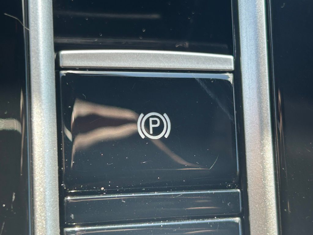 2025 Volkswagen Atlas Cross Sport 2.0T SE w/Technology Tampa FL