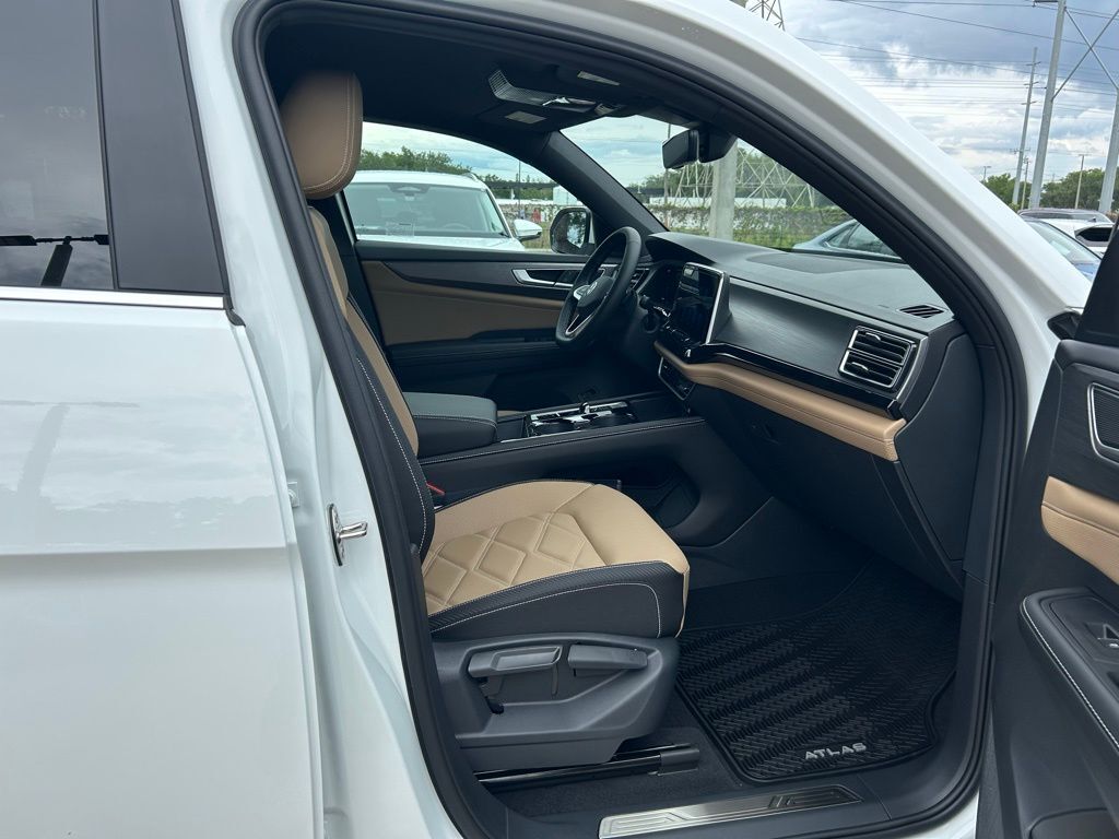 2025 Volkswagen Atlas Cross Sport 2.0T SE w/Technology Tampa FL