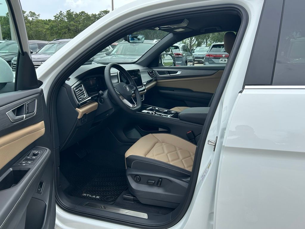 2025 Volkswagen Atlas Cross Sport 2.0T SE w/Technology Tampa FL